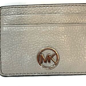 Michael kors I’d holder